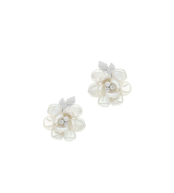 White gold earrings  | Al Fardan Fine Jewellery | Al Fardan | Luxury Jewelry
Everyday wear jewelry | Al Fardan Jewellery
Pearls earrings | Diamond jewelry | Al Fardan Fine Jewelery | pearl Jewelery