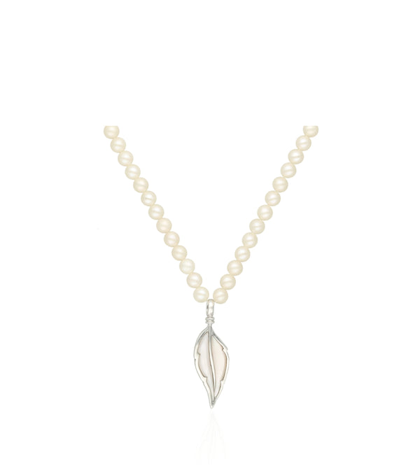 Feather design | Pendant | Al Fardan Pearl chain