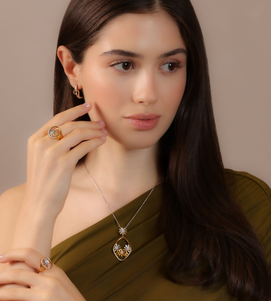 Two tone gold necklace | Diamond jewellery