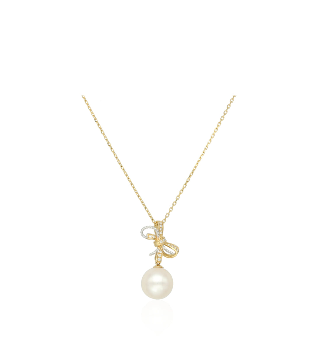 Bow pendant | Pearls jewellery | Al Fardan Jewelry