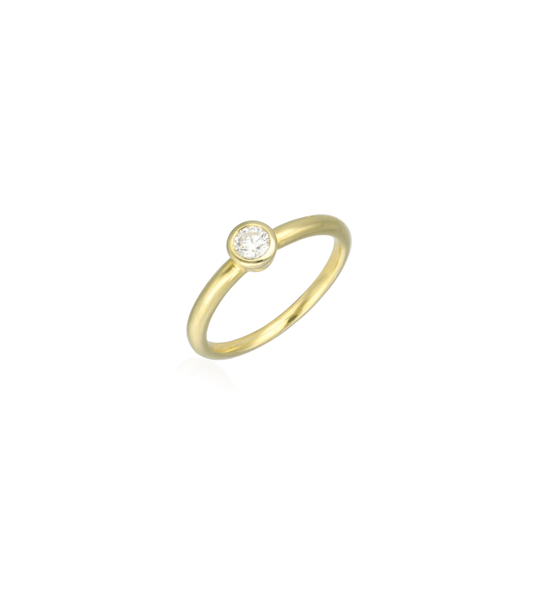 Solitaire ring | Yellow gold | Al Fardan Jewellery