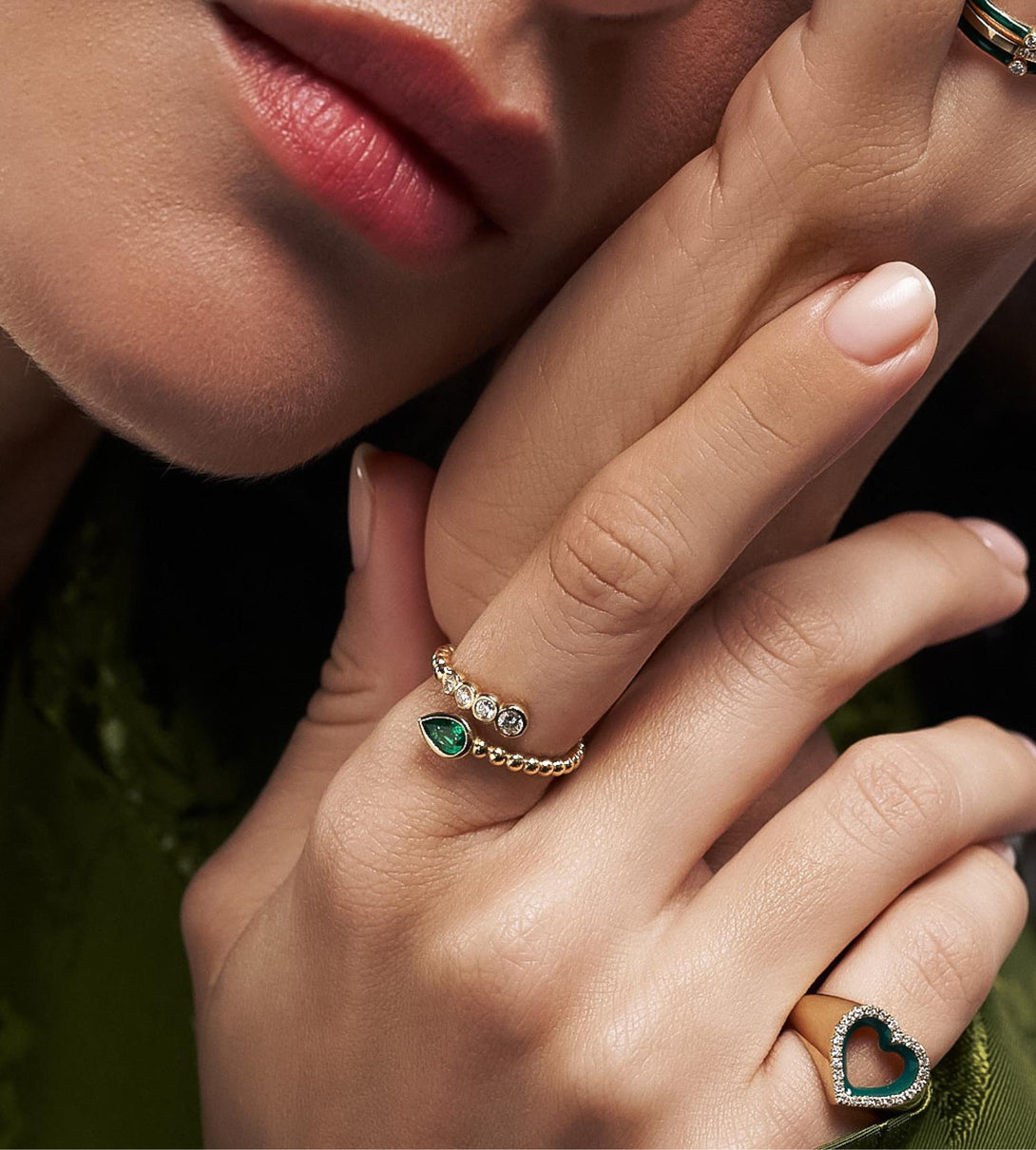 Where emerald meets diamonds ring | Al Fardan 